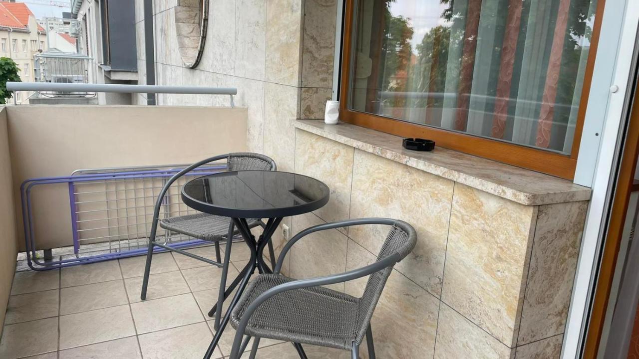 Kis-Celli Apartman Boedapest Buitenkant foto